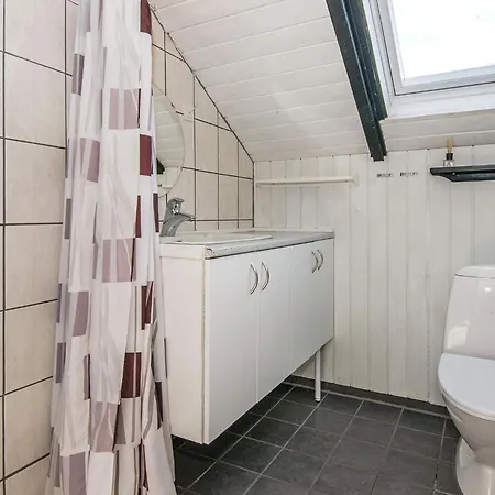 6 Person In Romo Tagholm